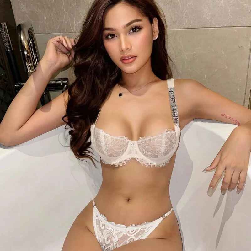 Esmargot_sexy