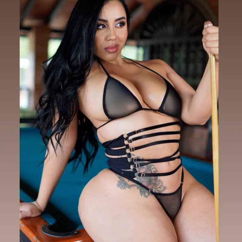 emily-Hornyy