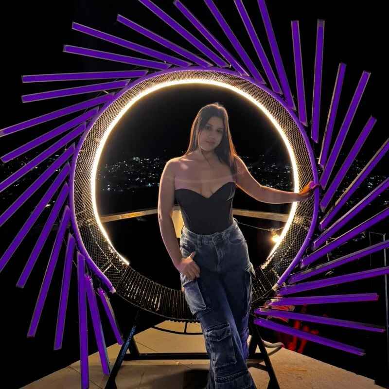 Ariana_rousee