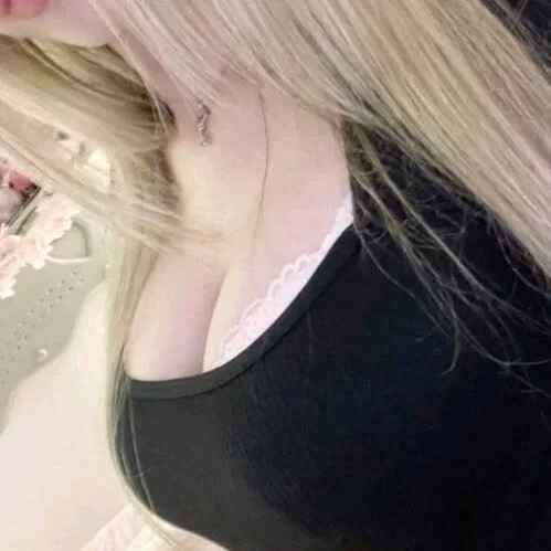 BoobsieKitty