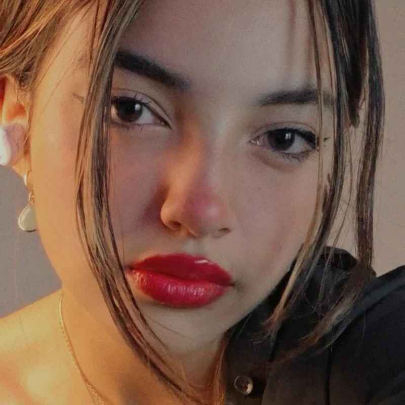 Victoria_Leiya