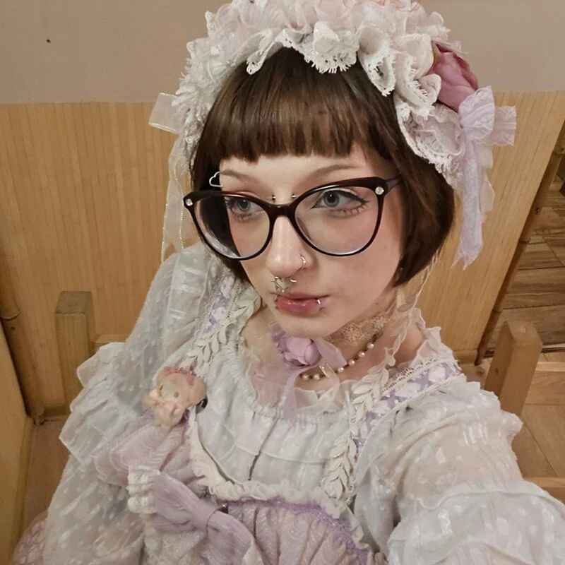 Lily_Arden