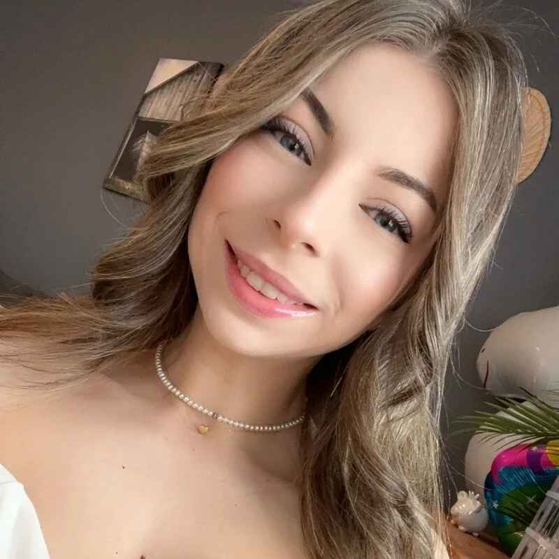 Mia_Ethan