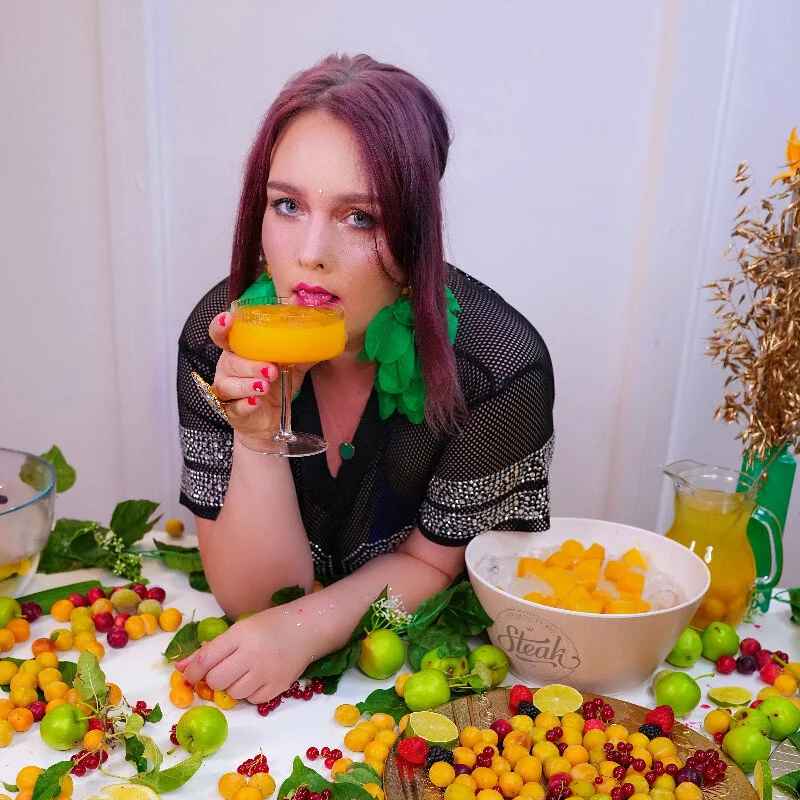 HotteyesM