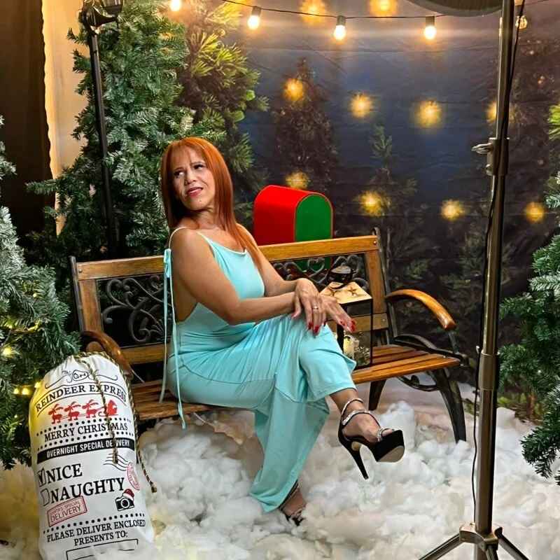 Allyson_Mature