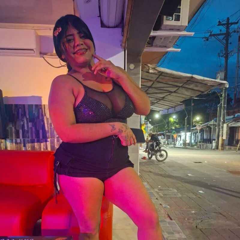 Big_Babe_Couple