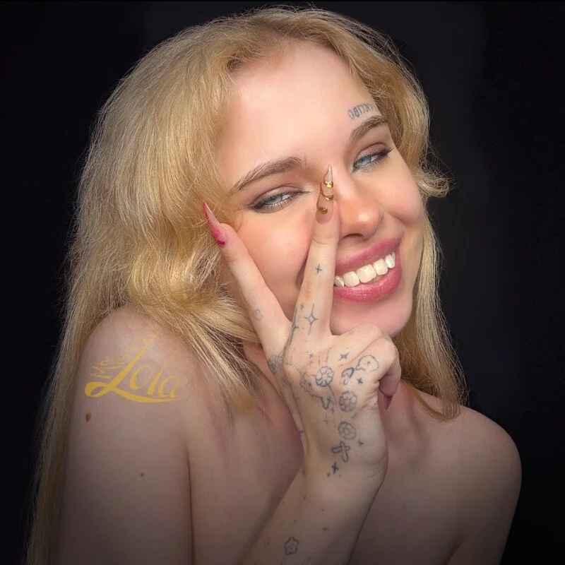 Creatrix_Lola