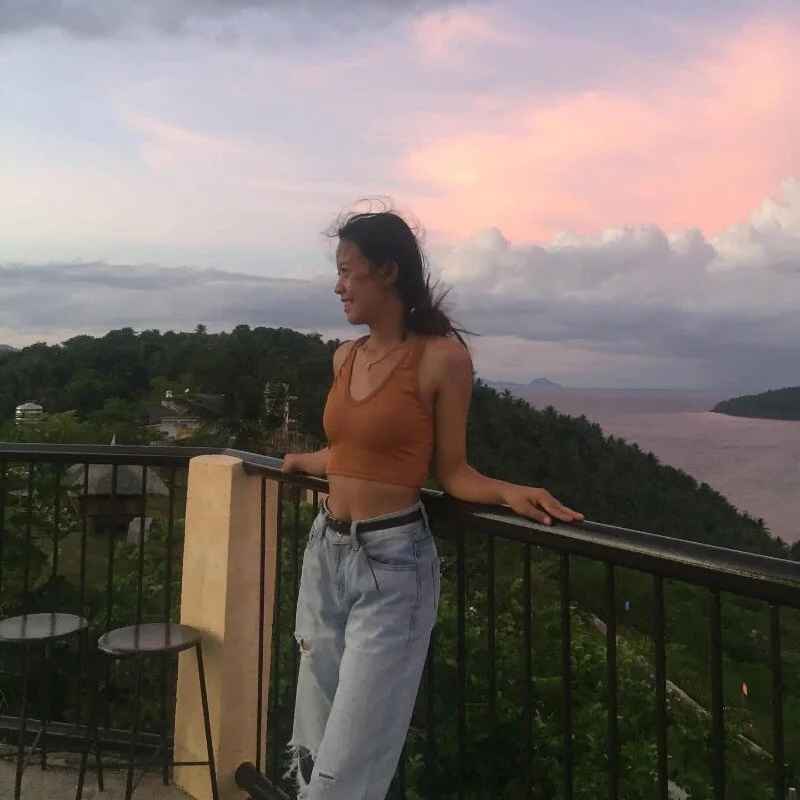 petite_teenstudent