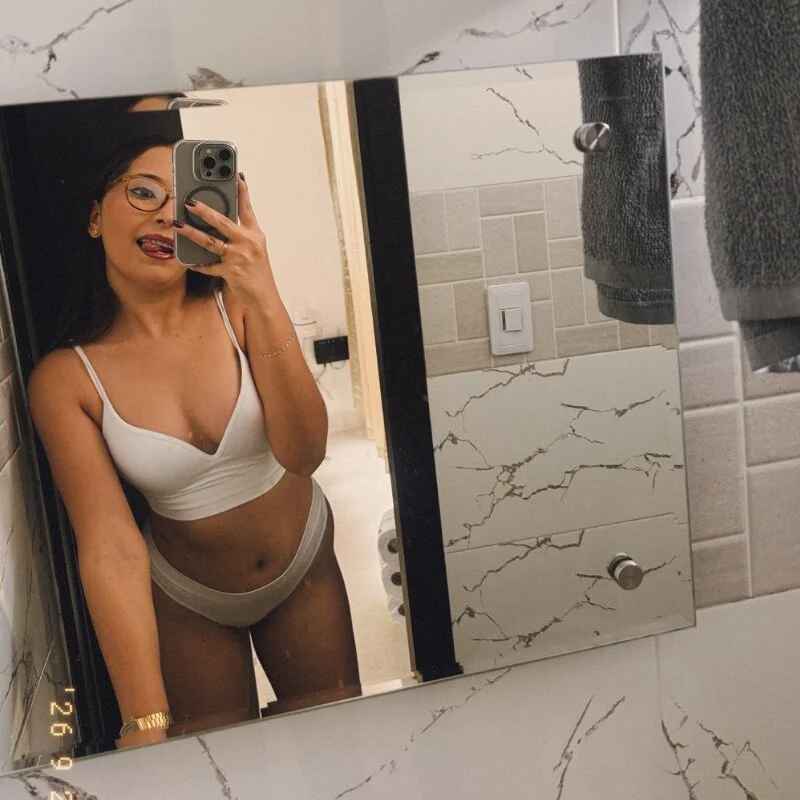 Penelope-Hot