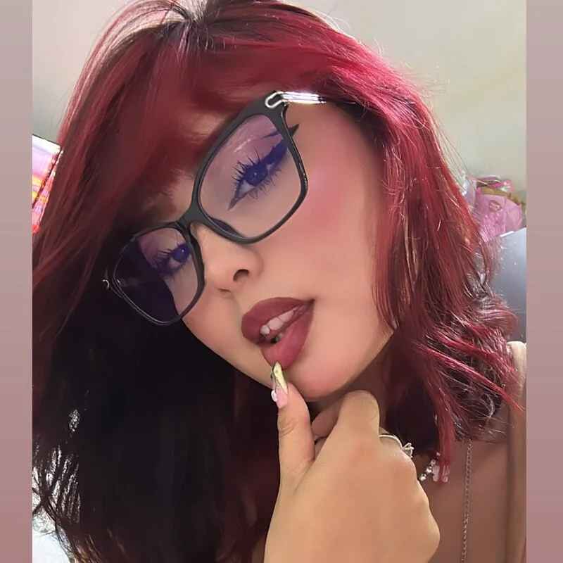Ela_Jamess