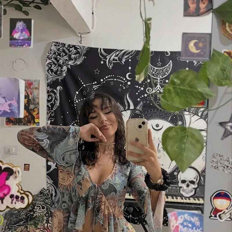 Nikki_Bloom69