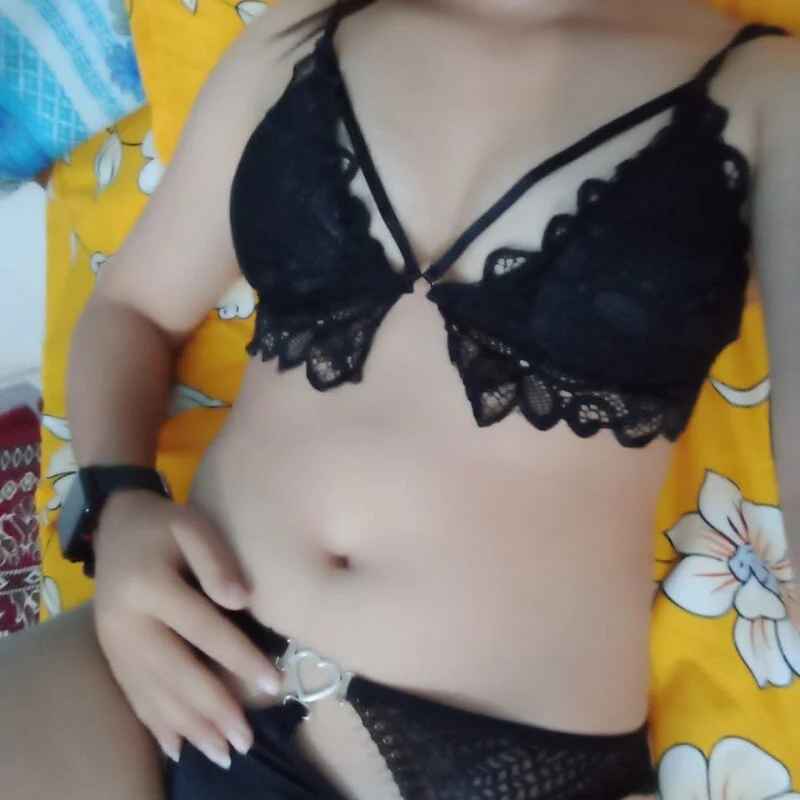 lovely_mishaa