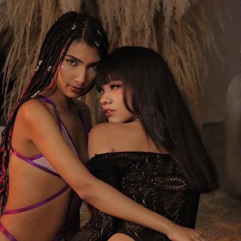 Lisa_And_Mia
