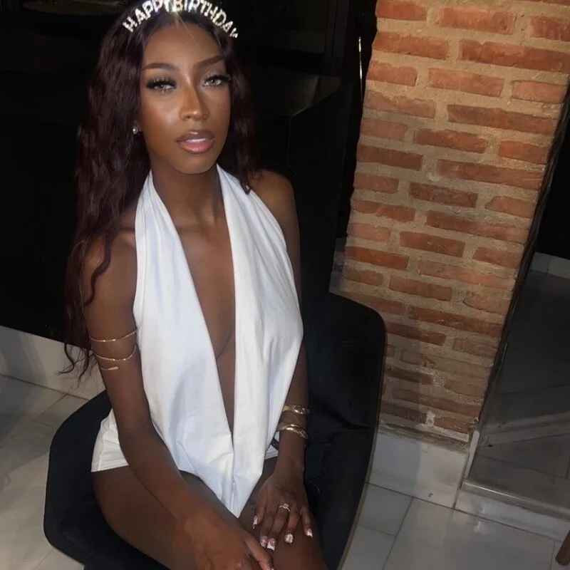 Nina_Velveta