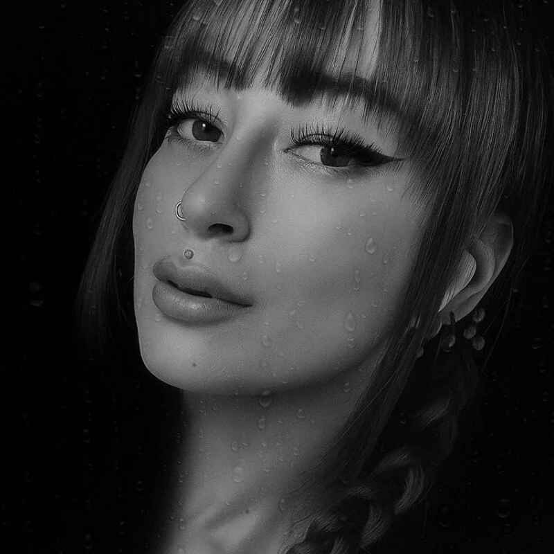 Mia-Bloom