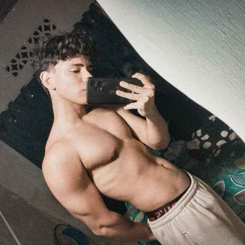 Adrian_hot01