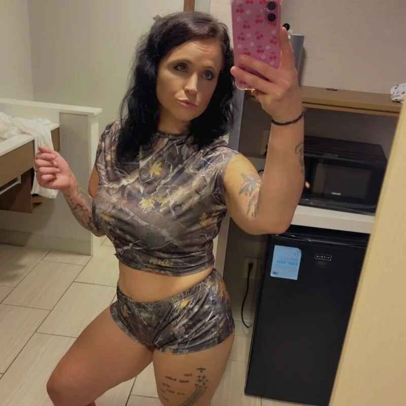 CurvyTemptation23