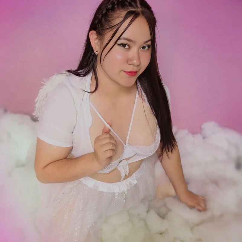 NikkiRous_