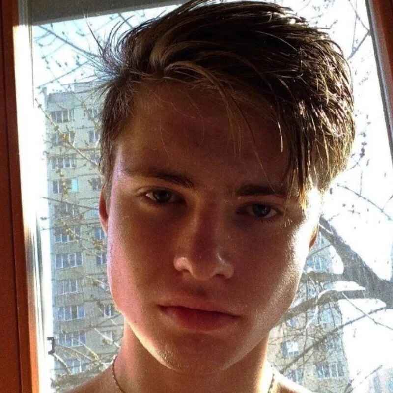 Maxhornyblondieman