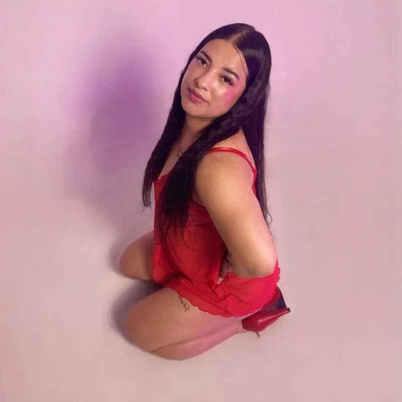 Bella_Stoone_