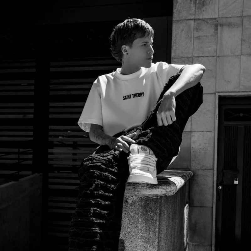 mono_blonde