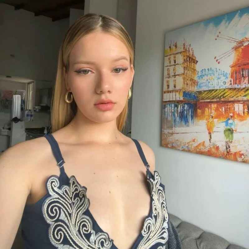NicoleCut
