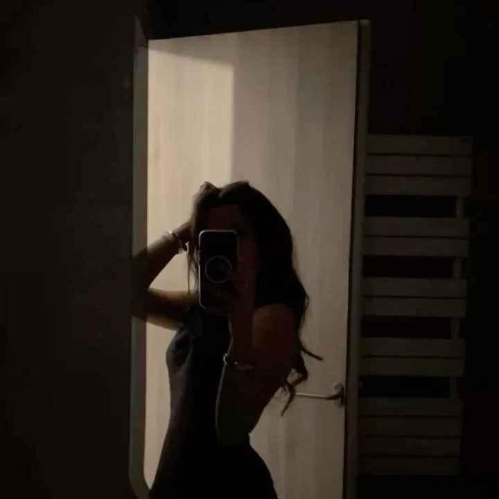 lisa_dark_