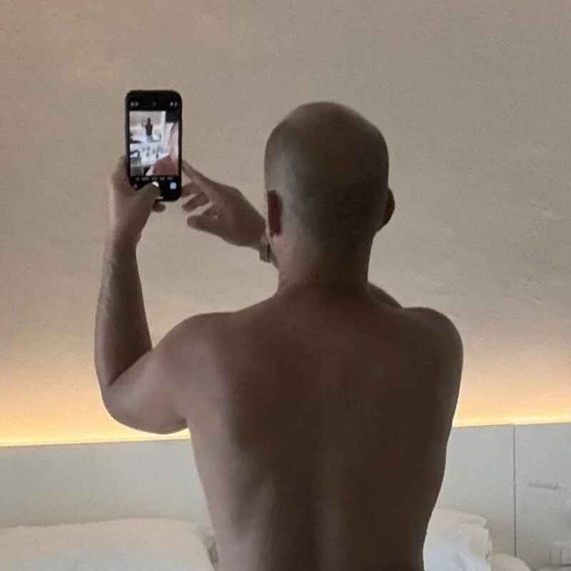 NakedAndrewHot