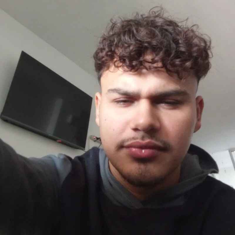 sebastian_grey02