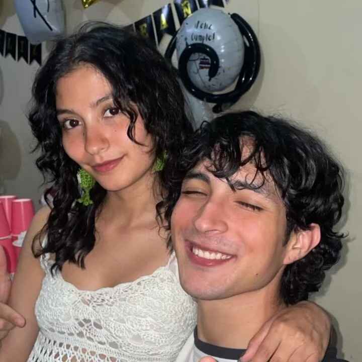 Couple_In_Secret