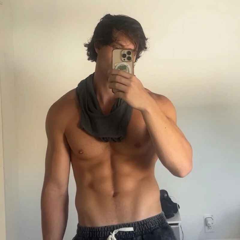 alex_islivee