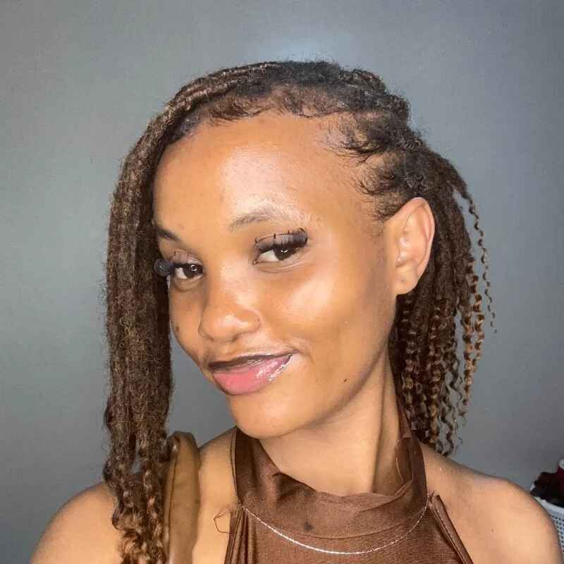 Zuri_001
