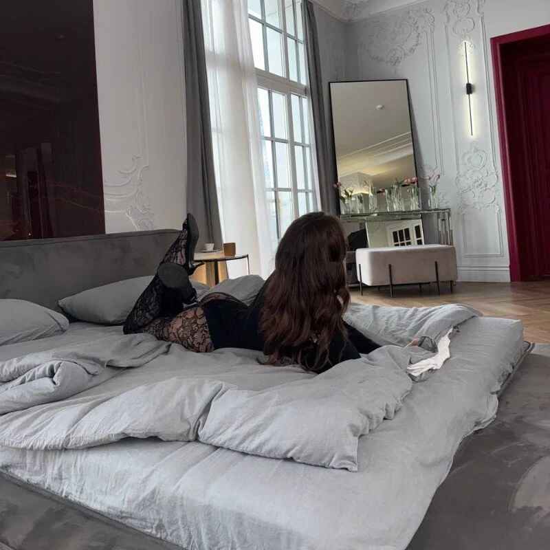 Victoria_Thomsons1