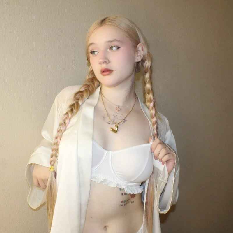 Ashley_Burke