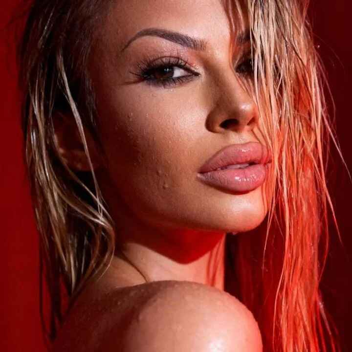 LaraAmosX