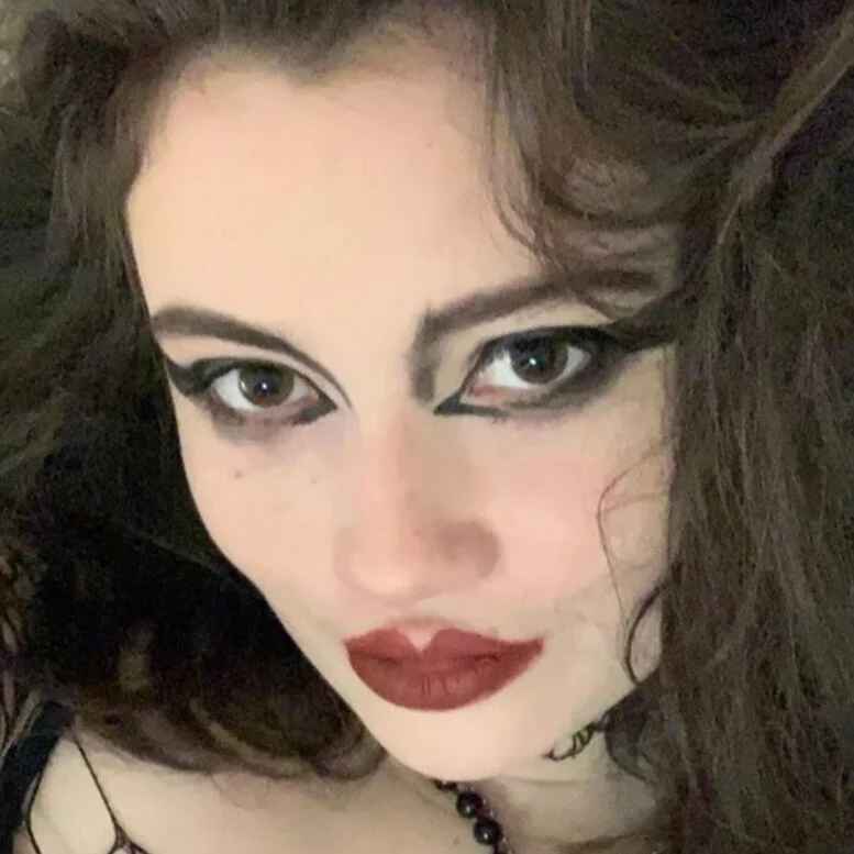 carmilla_red