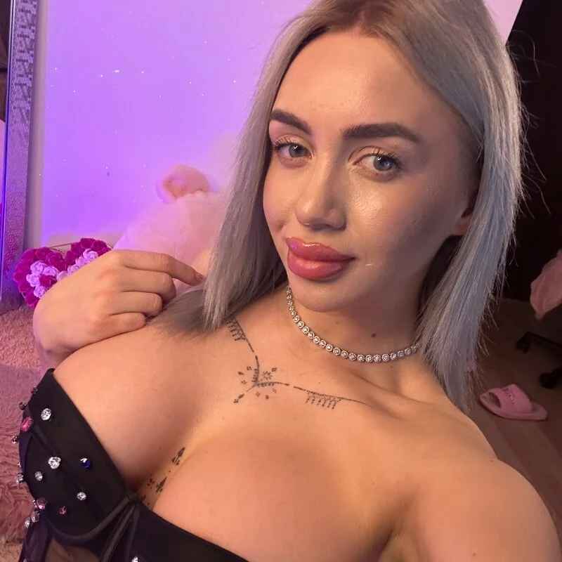 cute_blondiex