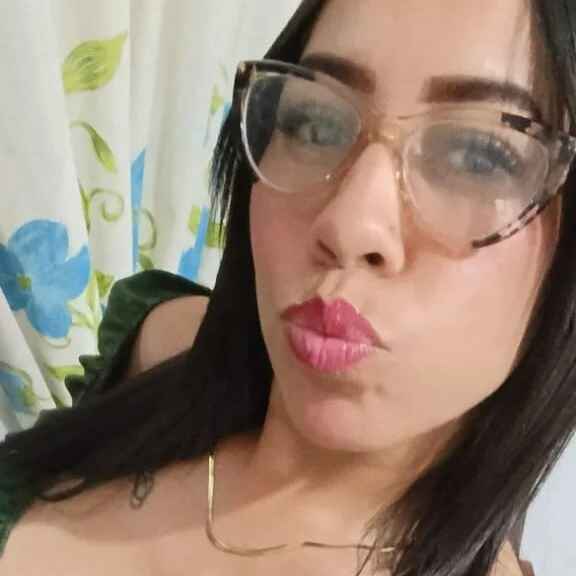 Melanybombom3b