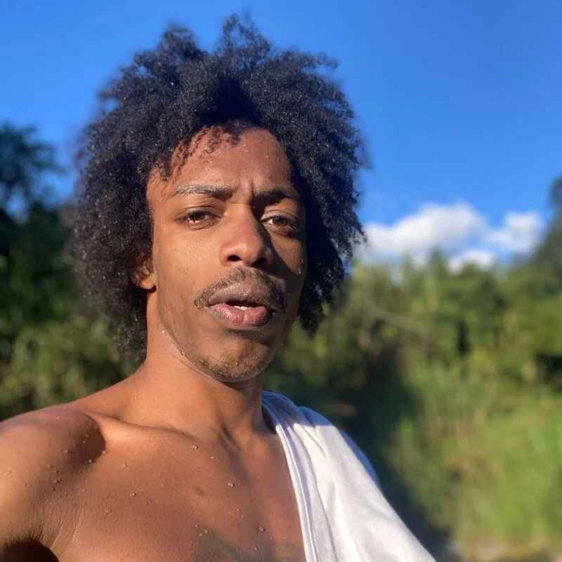 Larry-n-clouds