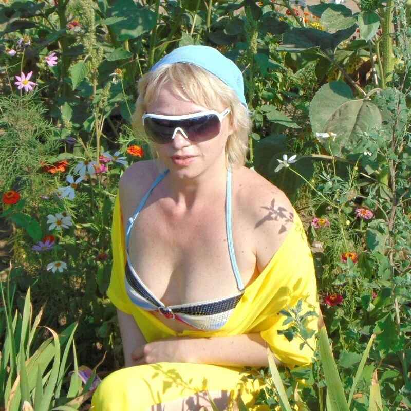 NaughtyMILF4UX