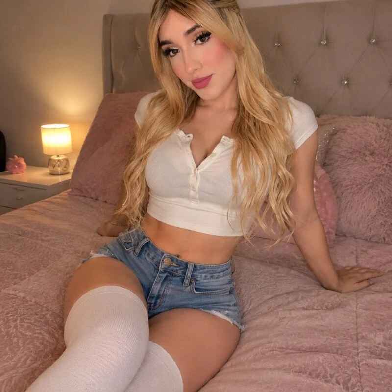 Bella_Emmy