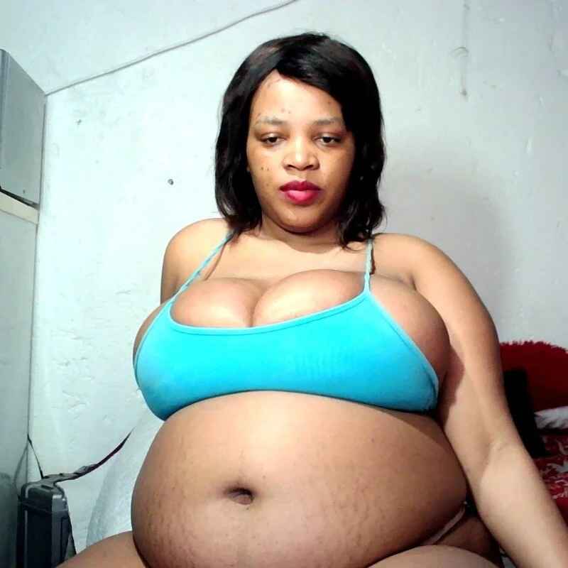 BUSTYY44DD