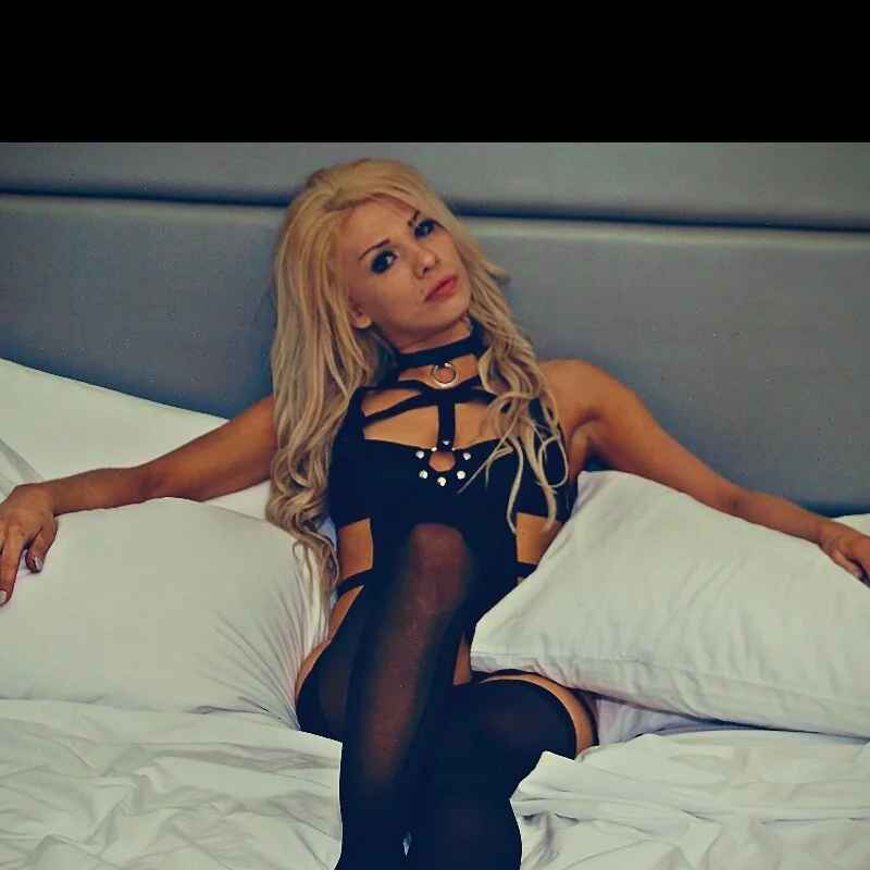 DesireableBlonde