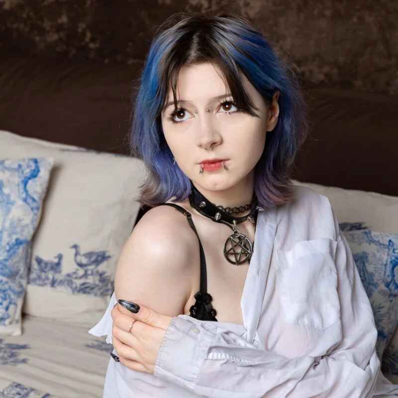 Ashley_Veil