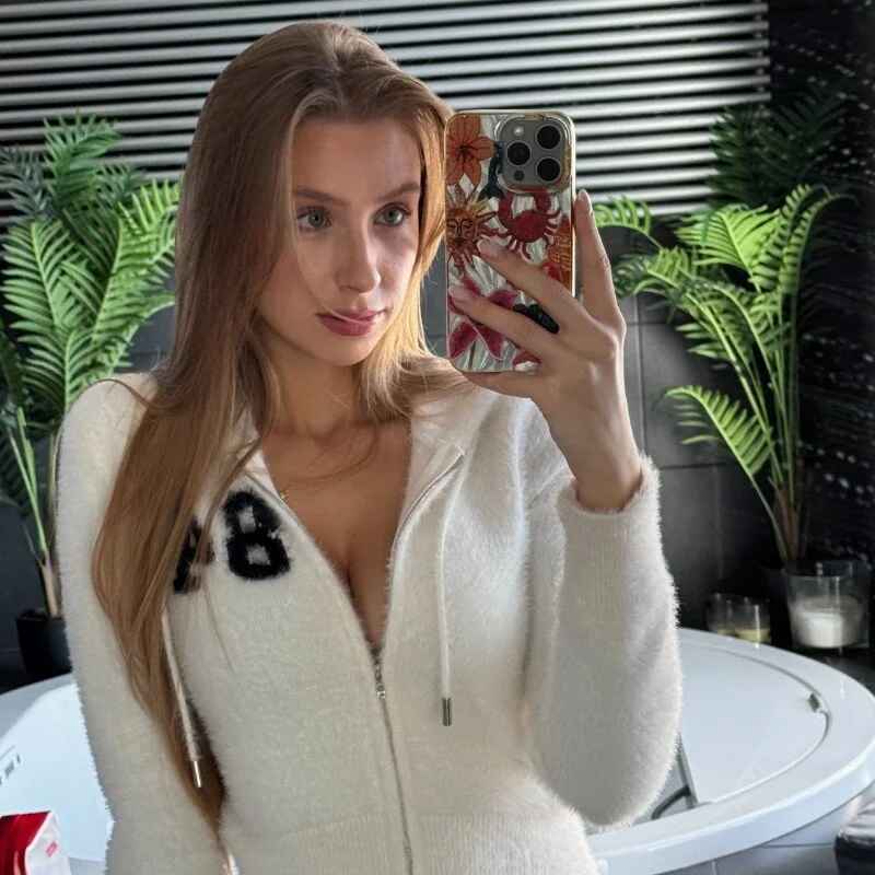 HelloKikky1