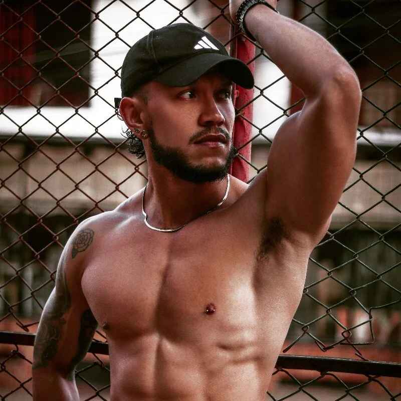 ARON_TAYLER01