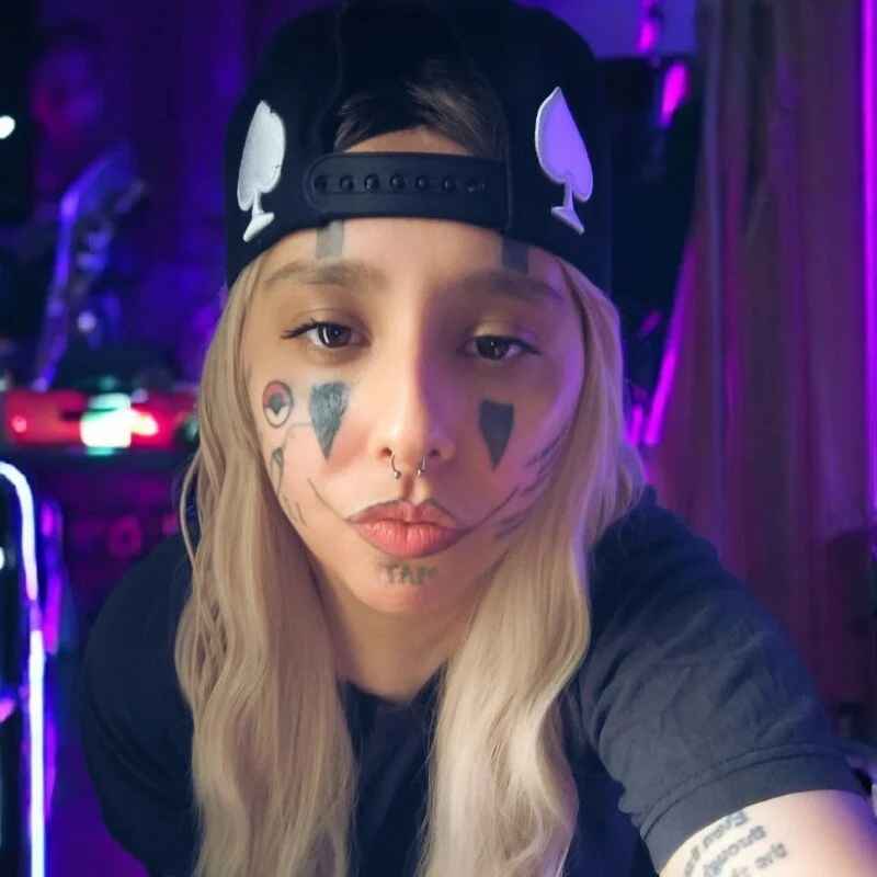 YoungDaddysGirlPOV