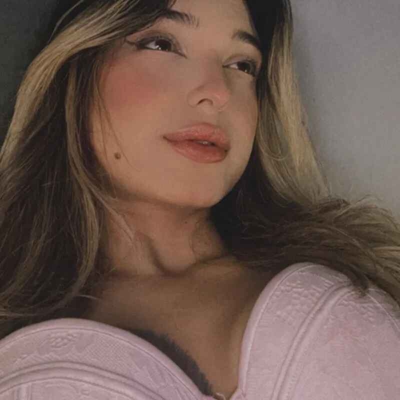 xYoungHotwife