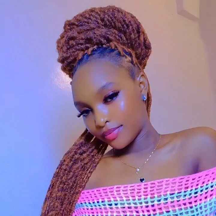 Queen_Aura20
