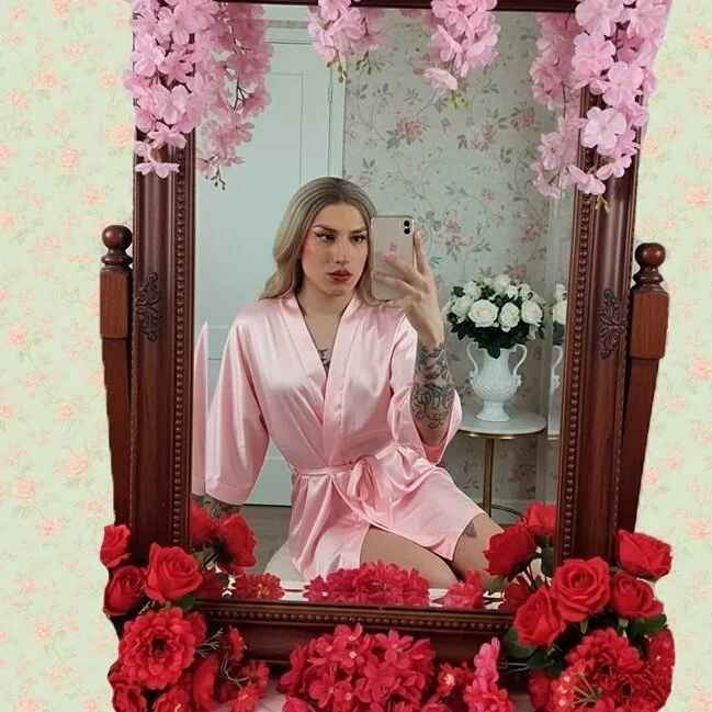 queenramoona-hot